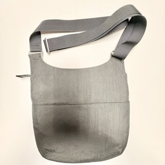 Baggallini Big Zipper Bag RFID Wristlet Black Purple Interior Travel Errands - Picture 3 of 9